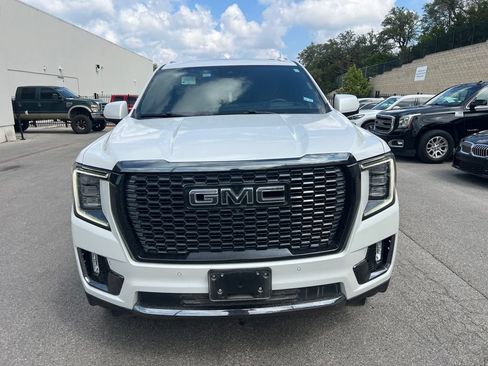 Used 2023 GMC Yukon Denali Ultimate AWD/4WD image 3