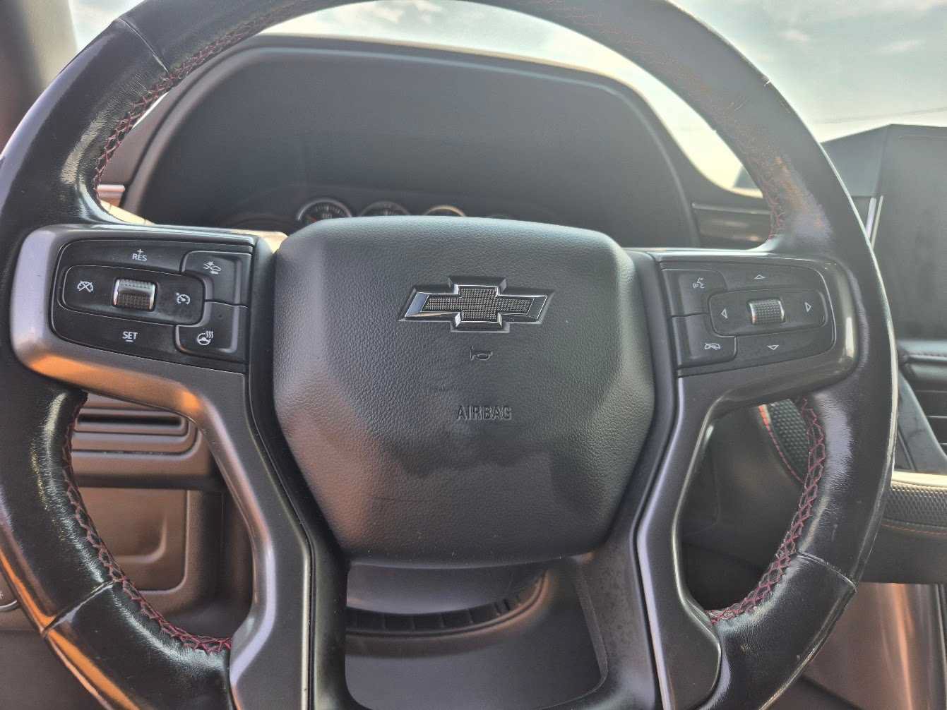 Used 2021 Chevrolet Tahoe RST w/ Luxury Package AWD/4WD image 17