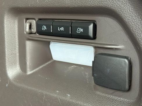 Used 2022 Ford Explorer Platinum w/ Equipment Group 601A image 19