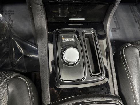 Used 2018 Chrysler 300 S w/ 300S Premium Group image 21