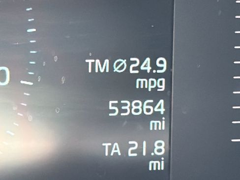 Used 2019 Volvo XC60 T5 Momentum w/ Premium Package FWD image 36