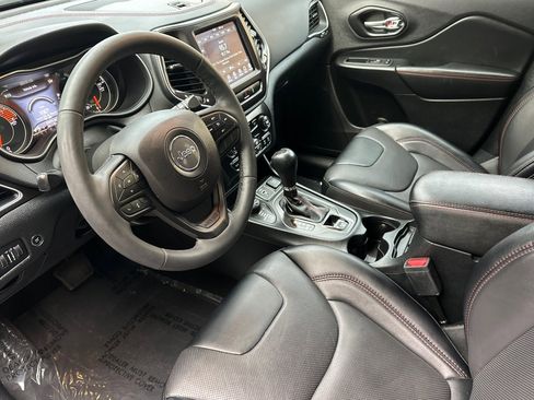 Used 2022 Jeep Cherokee Trailhawk w/ Premium Leather Package image 9