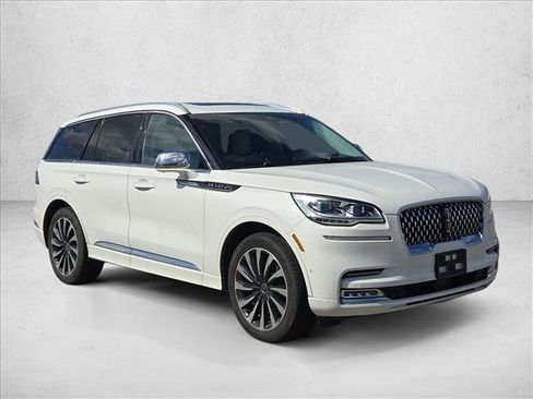 Used 2020 Lincoln Aviator Black Label Grand Touring w/ Class IV Trailer Tow Package image 3