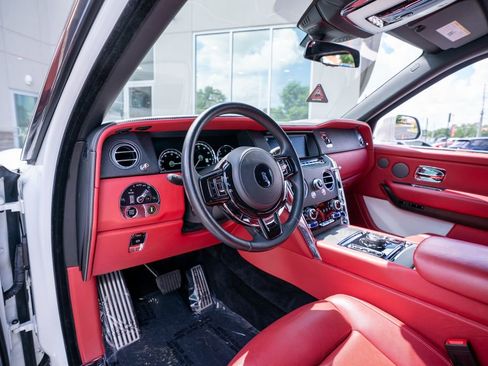 Used 2022 Rolls-Royce Cullinan AWD/4WD image 28