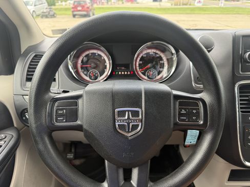 Used 2015 Dodge Grand Caravan SE w/ Quick Order Package 29E SE FWD image 14