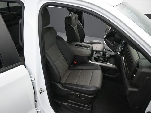 Used 2022 Chevrolet Silverado 1500 ZR2 w/ Technology Package image 19