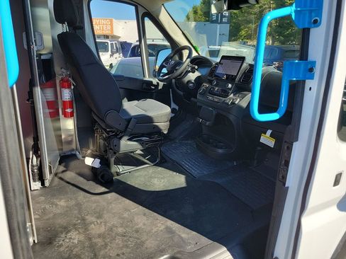 New 2024 RAM ProMaster 3500 w/ Delivery Van Package FWD image 9