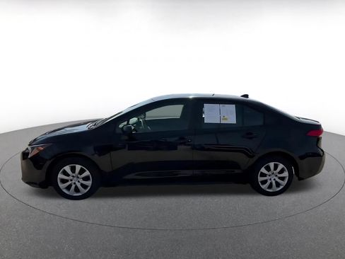 Used 2025 Toyota Corolla LE FWD image 8