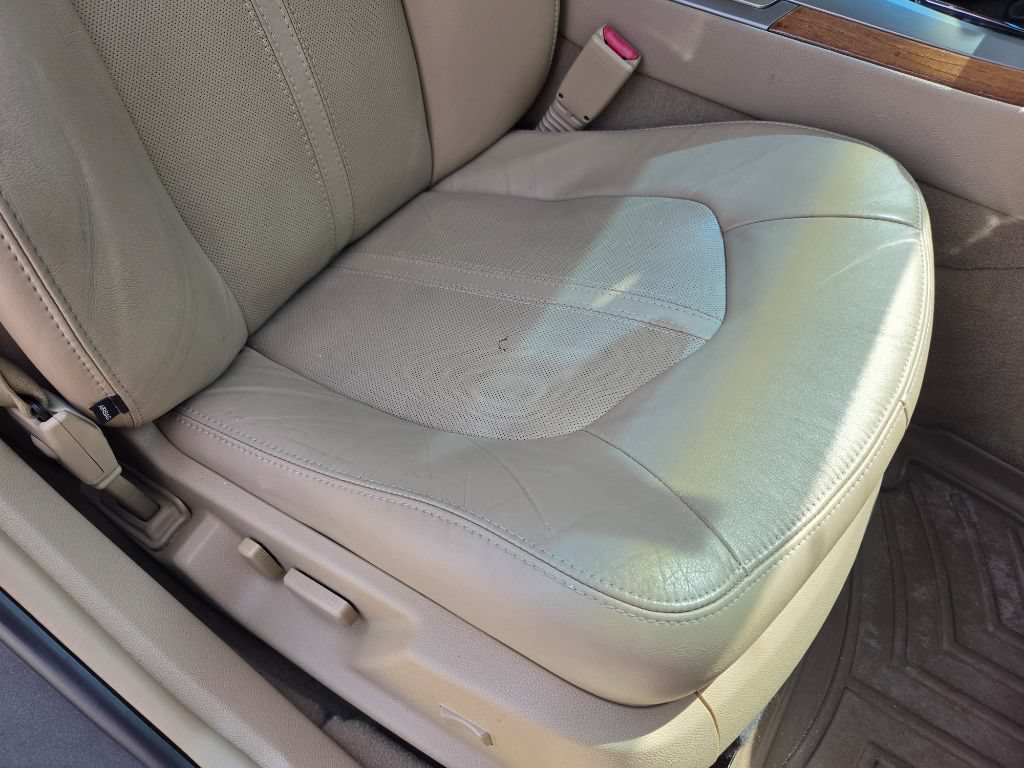 Used 2011 Cadillac CTS Luxury RWD image 38