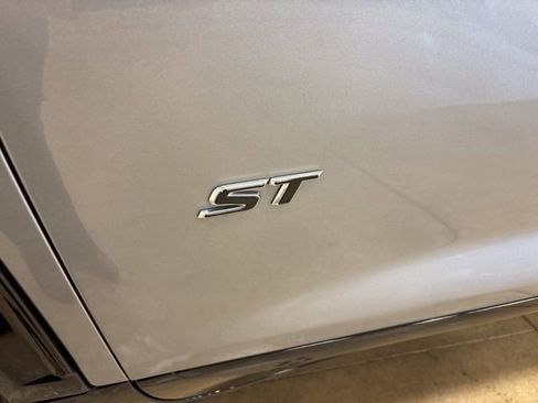 Used 2025 Buick Enclave Sport Touring FWD image 12