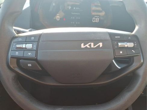 Used 2025 Kia K4 LXS image 14