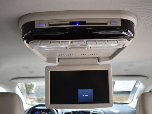 Used 2018 Chrysler Pacifica Touring-L FWD image 47