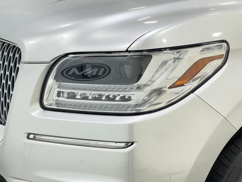 Used 2019 Lincoln Navigator Select AWD/4WD image 34