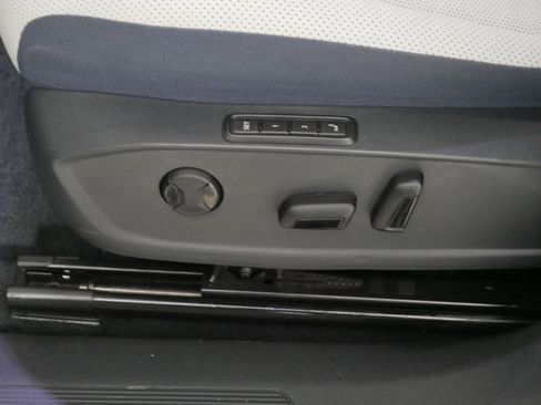 Used 2025 Volkswagen ID.4 Pro S Plus image 20