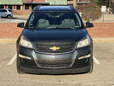 Used 2014 Chevrolet Traverse LS FWD image 3