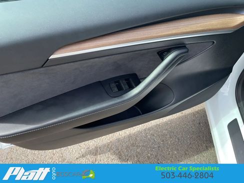 Used 2023 Tesla Model 3 Standard Range image 17