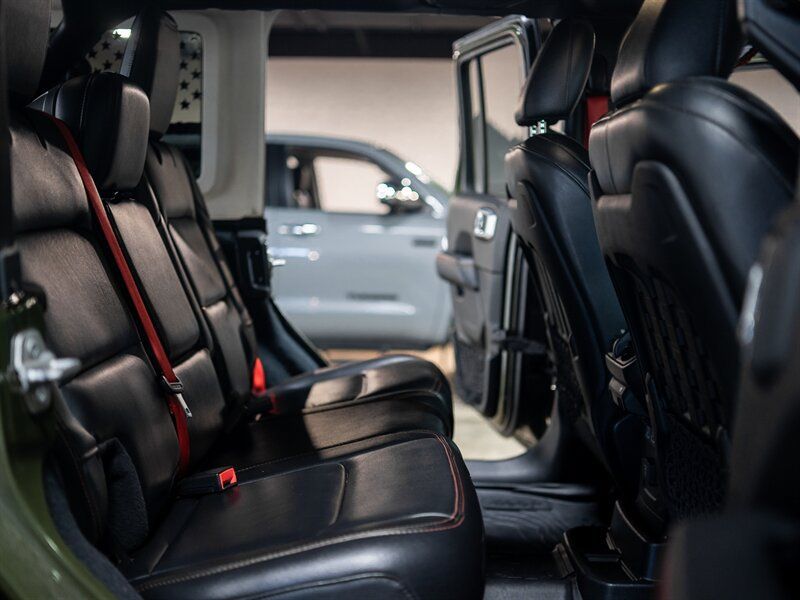 Used 2020 Jeep Wrangler Unlimited Rubicon w/ Quick Order Package 28Y Recon AWD/4WD image 32