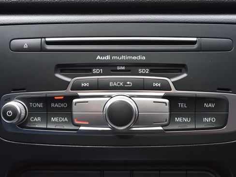 Used 2018 Audi Q3 2.0T Premium Plus w/ Premium Plus Package AWD/4WD image 26