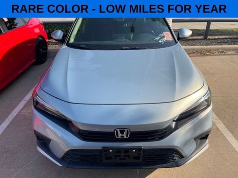 Used 2022 Honda Civic Touring image 2