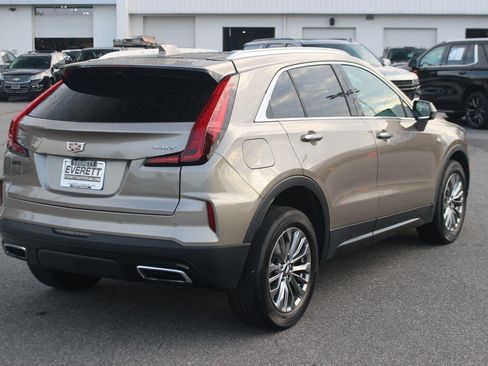 Used 2024 Cadillac XT4 Premium Luxury FWD image 7