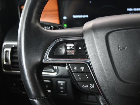 Used 2018 Lincoln Navigator Reserve w/ Technology Package AWD/4WD image 39
