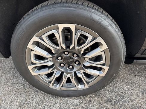 Used 2024 GMC Yukon Denali Ultimate image 10