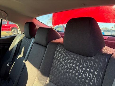 Used 2025 Toyota Camry LE image 32