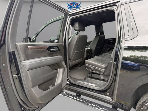 Used 2025 Chevrolet Suburban Z71 AWD/4WD image 29