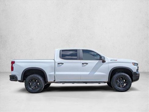 Used 2023 Chevrolet Silverado 1500 ZR2 w/ Technology Package AWD/4WD image 4