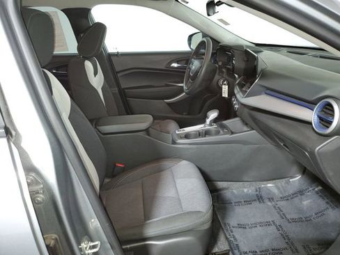 Used 2024 Chevrolet Trax LS w/ Driver Confidence Package image 9