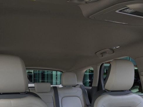 New 2026 Lincoln Corsair Premiere image 22