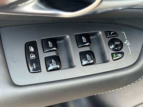 Certified 2025 Volvo XC90 B6 Ultra w/ Protection Package Premier image 16