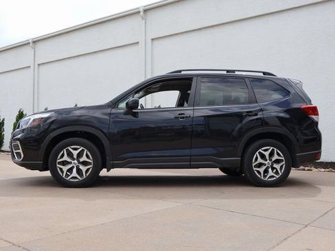 Used 2021 Subaru Forester Premium AWD/4WD image 3