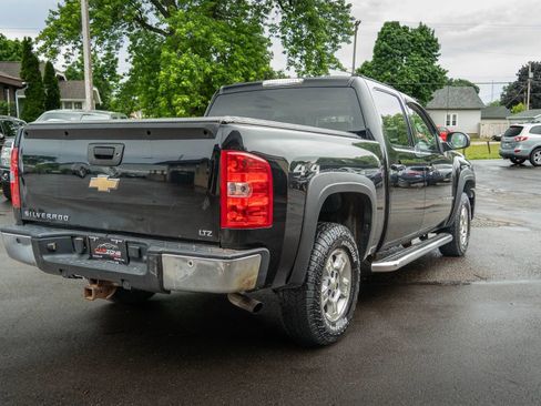 Used 2007 Chevrolet Silverado 1500 LTZ w/ Safety Package AWD/4WD image 7
