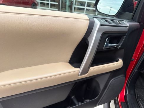 Used 2022 Toyota 4Runner SR5 Premium w/ Moonroof Package RWD image 16