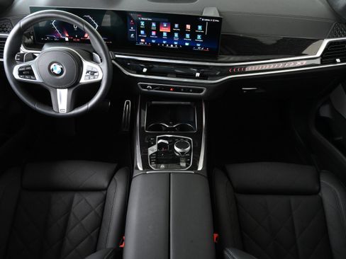 Used 2026 BMW X7 xDrive40i w/ M Sport Package AWD/4WD image 15