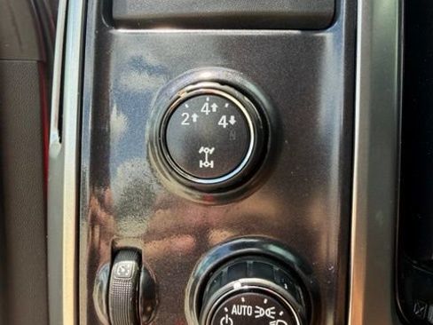 Used 2015 Chevrolet Silverado 2500 LT w/ LT Fleet Convenience Package AWD/4WD image 26