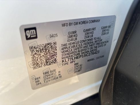 Used 2025 Chevrolet Trax LT w/ LT Convenience Package FWD image 28
