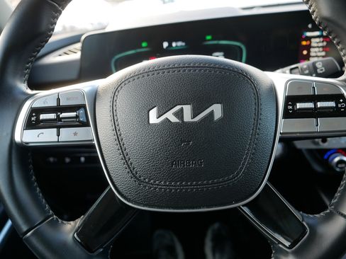 Certified 2023 Kia Telluride LX image 25