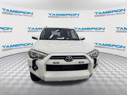 Used 2022 Toyota 4Runner SR5 AWD/4WD image 8