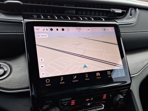 Certified 2025 Jeep Grand Cherokee Limited w/ Trailer Tow Package image 22