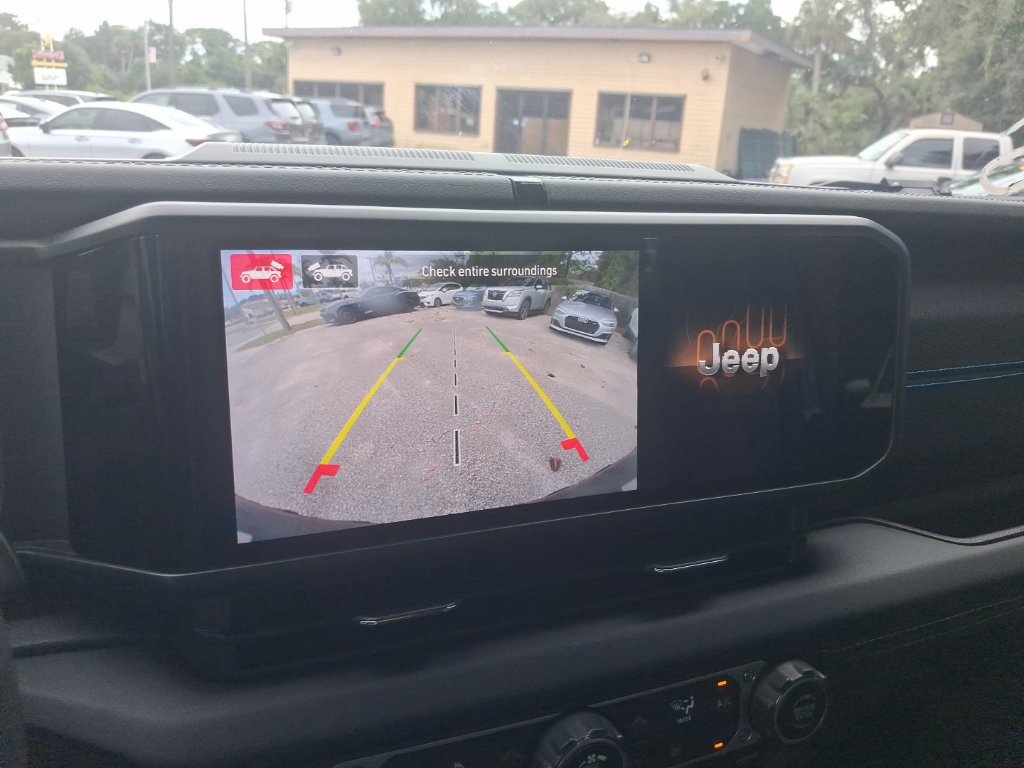 Used 2024 Jeep Wrangler Unlimited Rubicon 4xe AWD/4WD image 30