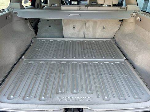 Used 2016 Volvo XC70 T5 Platinum w/ Protection Package image 17