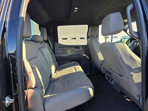Used 2025 GMC Sierra 1500 SLT AWD/4WD image 15