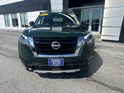 Used 2023 Nissan Pathfinder SL w/ SL Premium Package AWD/4WD image 2