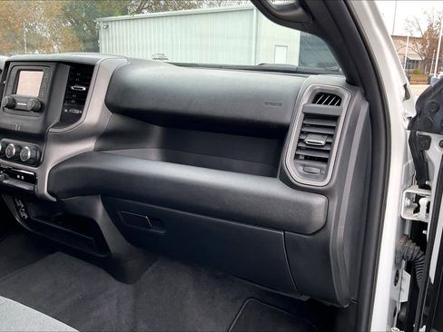Used 2024 RAM 3500 Tradesman w/ Chrome Appearance Group AWD/4WD image 16