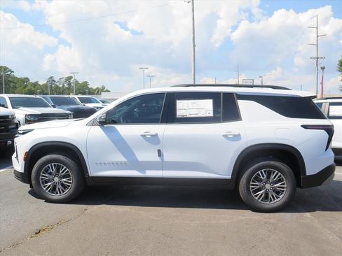 New 2026 Chevrolet Traverse LT w/ Enhanced Driving Package image 6