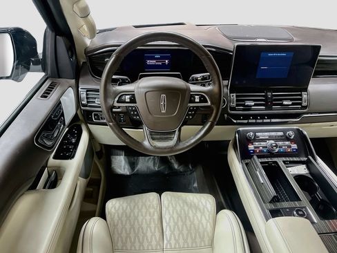 Used 2024 Lincoln Navigator Black Label AWD/4WD image 24