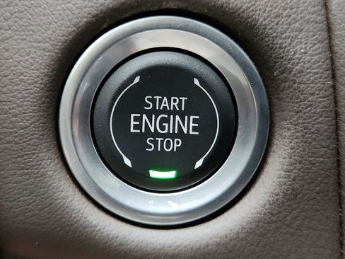 Used 2024 Chevrolet Tahoe Z71 w/ Off-Road Capability Package image 21