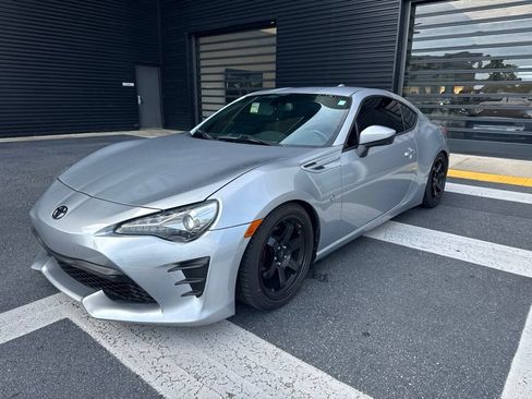 Used 2019 Toyota 86 RWD image 1